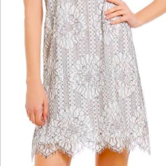 Skies Are Blue(Dillard's) Sz SMALL 2 Tone black & Cream Lace Shift Halter Dress - Picture 3 of 6